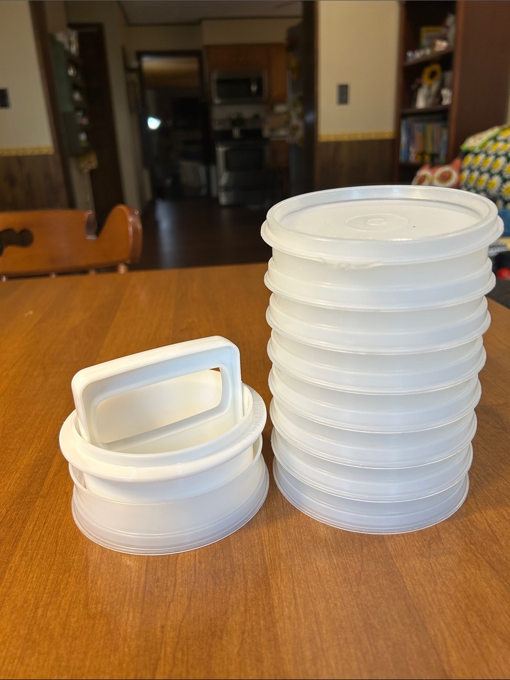 Tupperware small hamburger press set